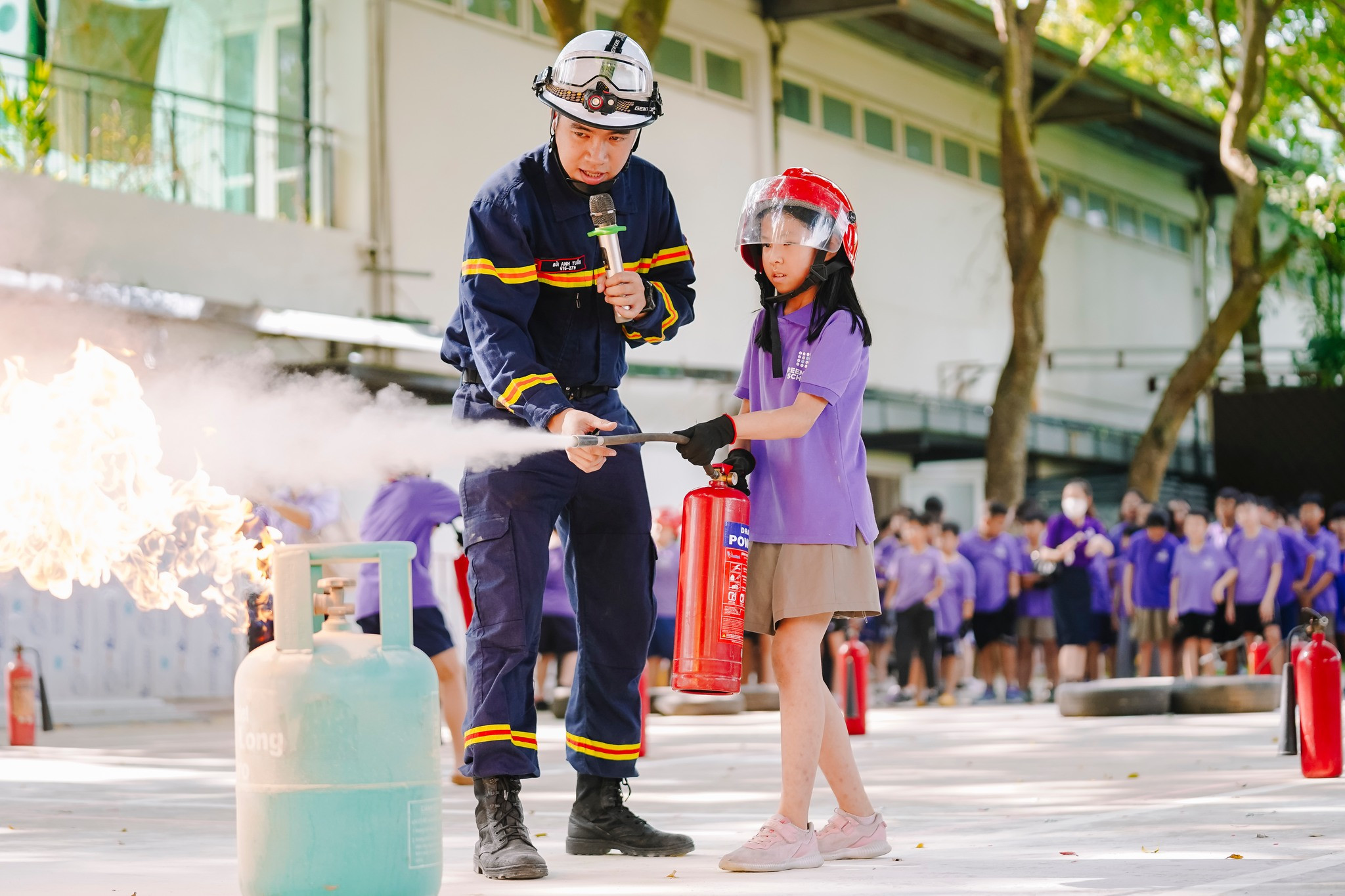 Học sinh Khối 5 Greenfield School diễn tập phòng cháy, thoát hiểm an toàn