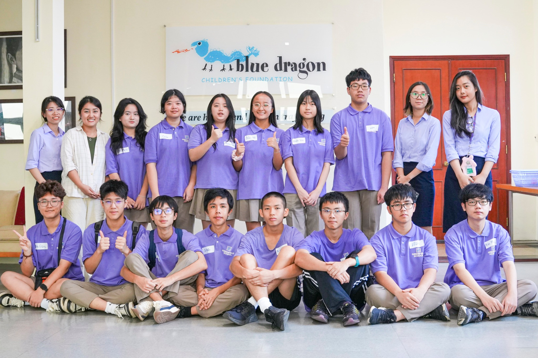 Học sinh 11C1 trong chuyến Field trip tới Tổ chức Trẻ em Rồng Xanh