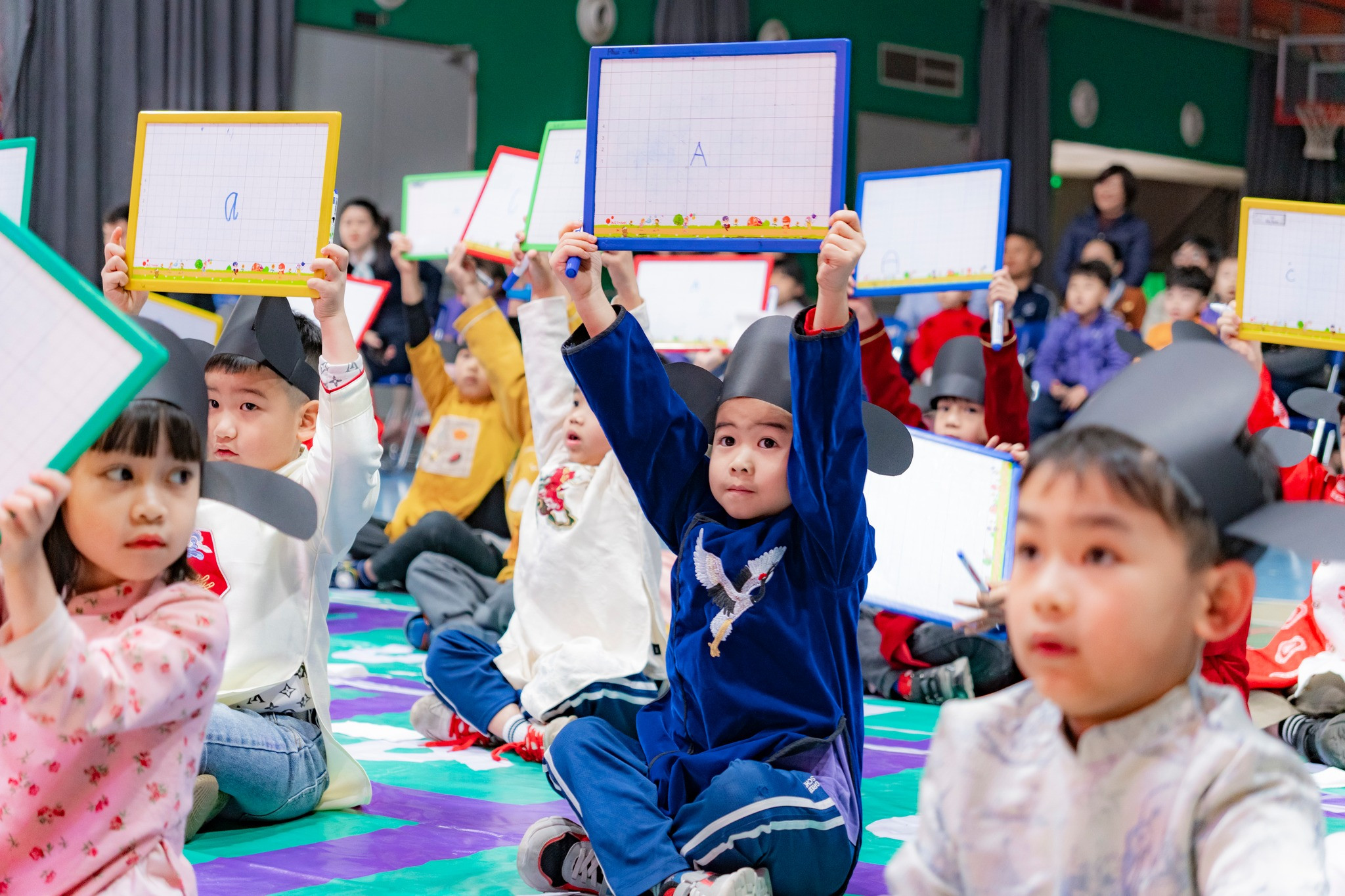 The "Little Scholars" from Grades 1, 2, and 3 compete in the Grand Finale of Trang Nguyen Nhi contest.