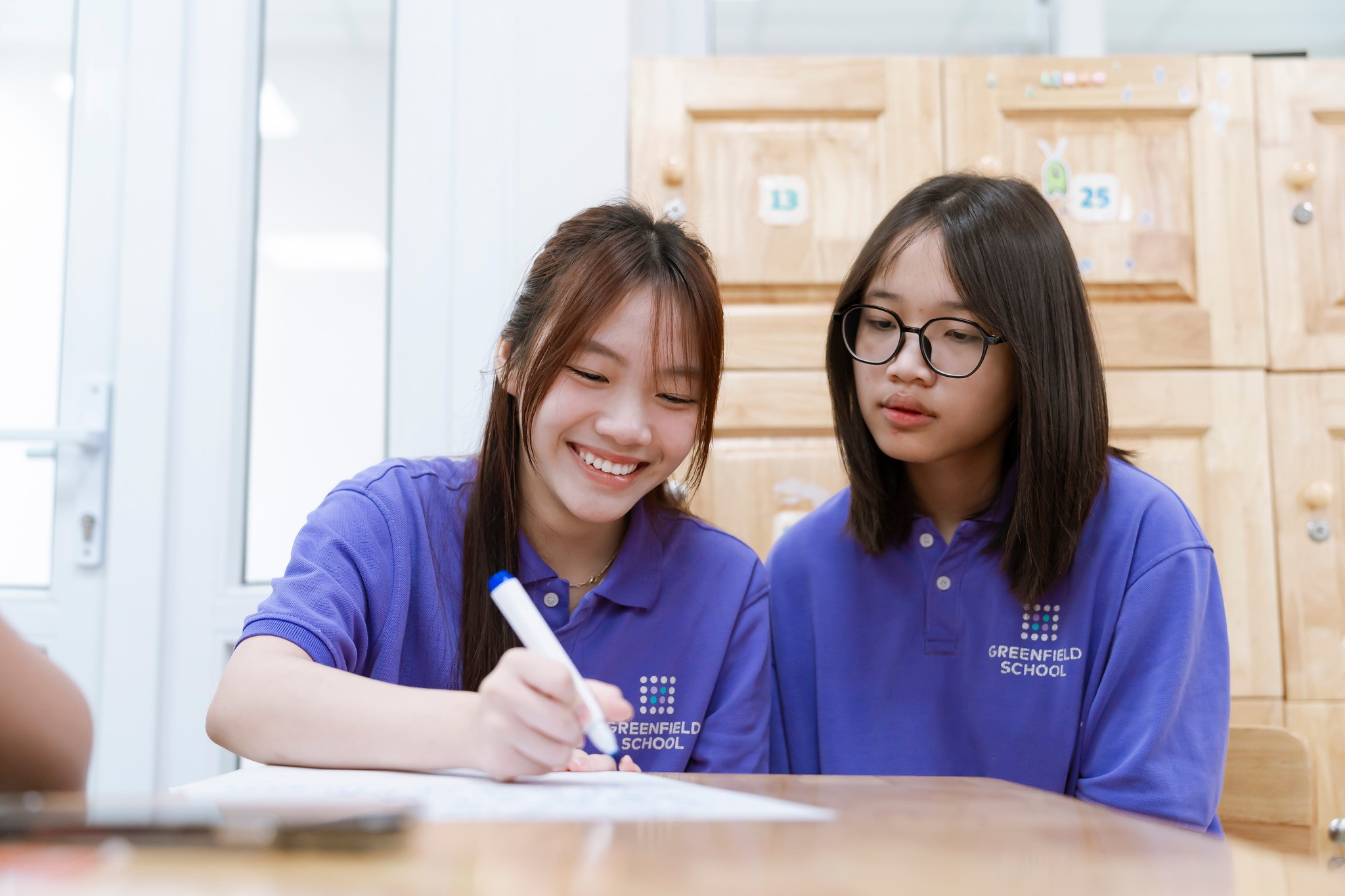 Học sinh 11G2 nỗ lực nâng cao nhận thức về cộng đồng lục sắc dự án đặc biệt