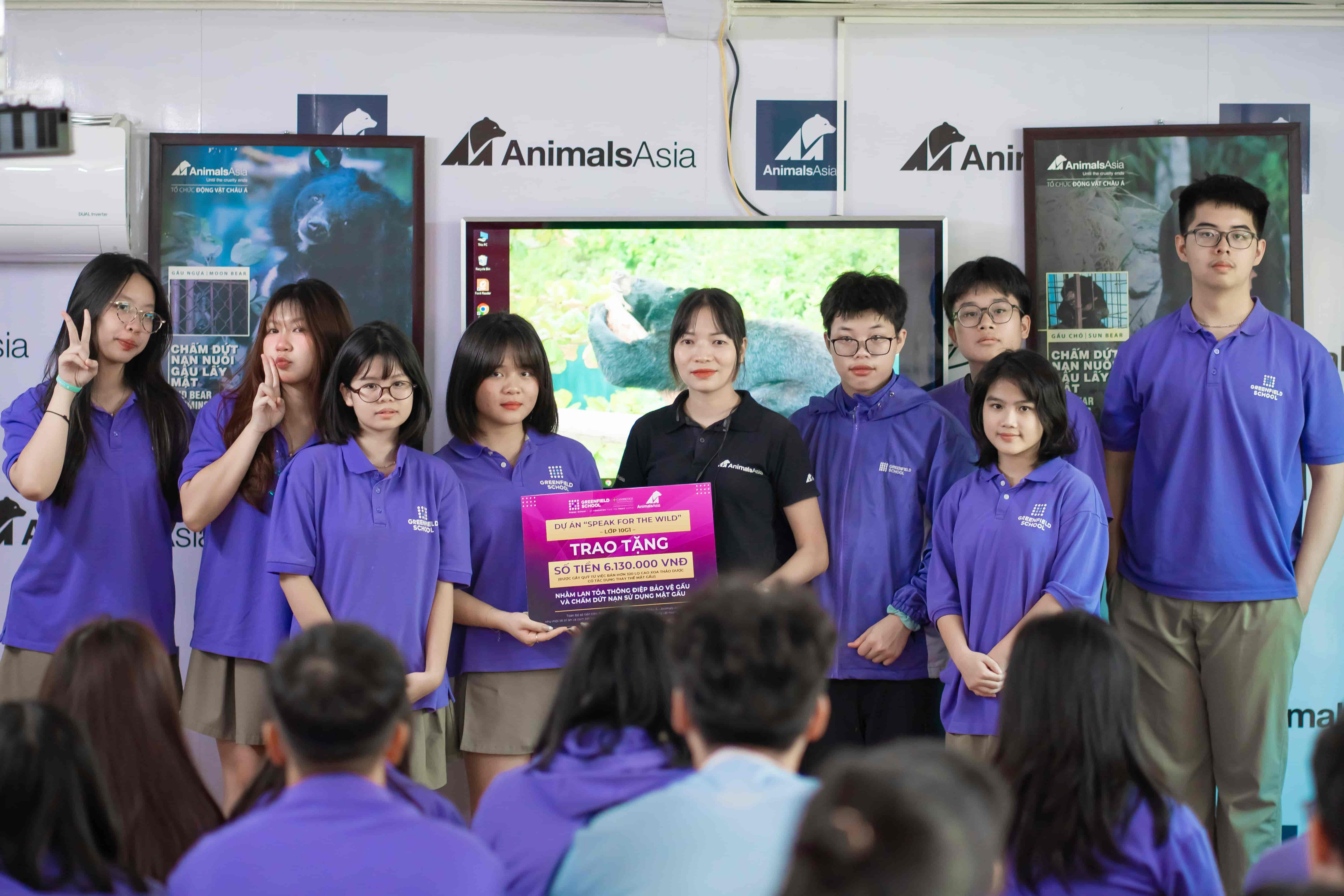 Học sinh lớp 10 chung tay bảo vệ loài gấu cùng Animals Asia