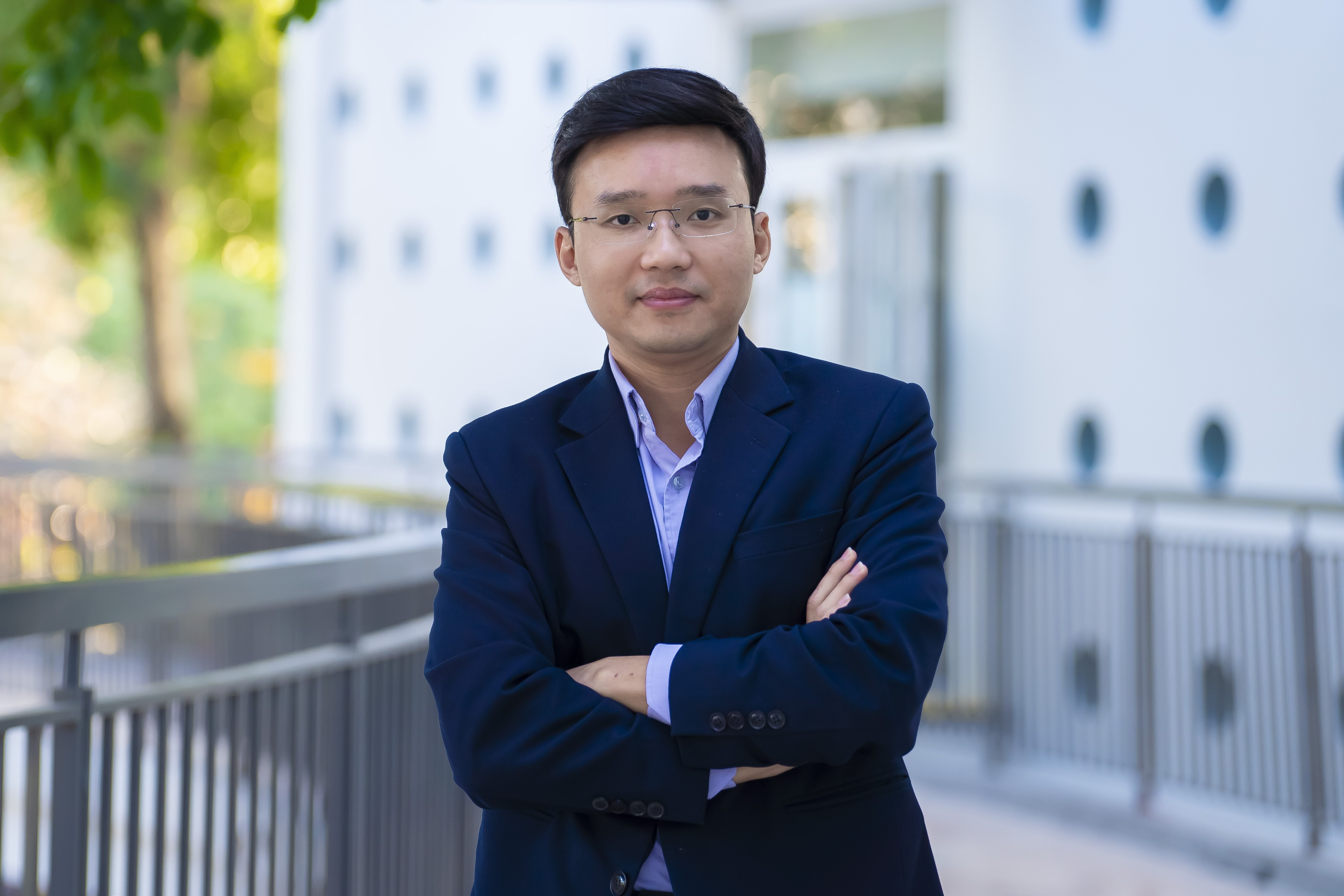 Students need a teacher to navigate them in the digital world