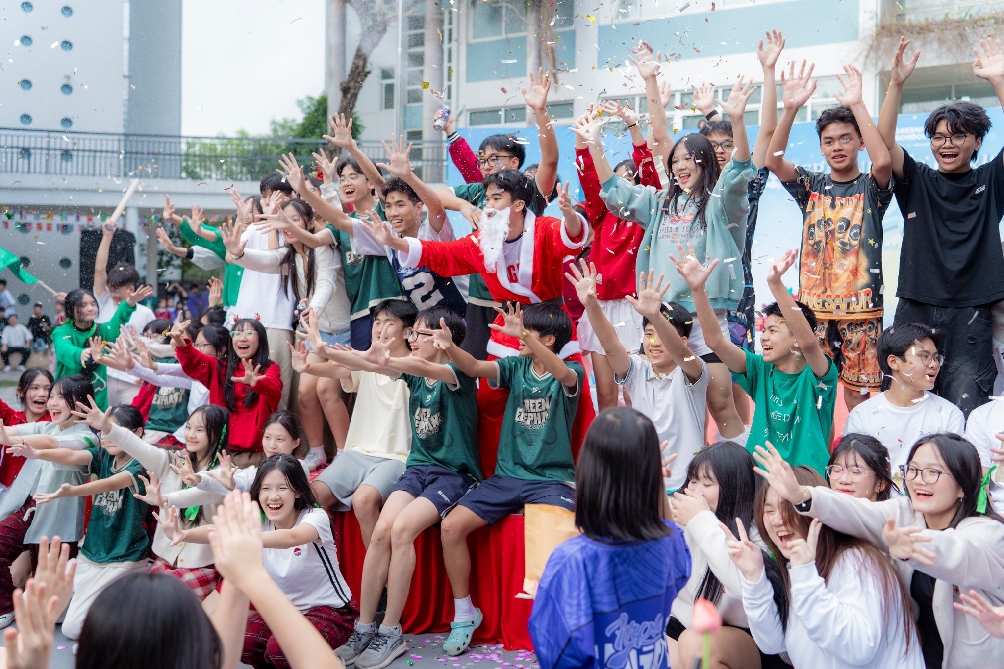 Học sinh Khối Trung học tự tin thể hiện tài năng tại Lễ hội "Snowy Land"