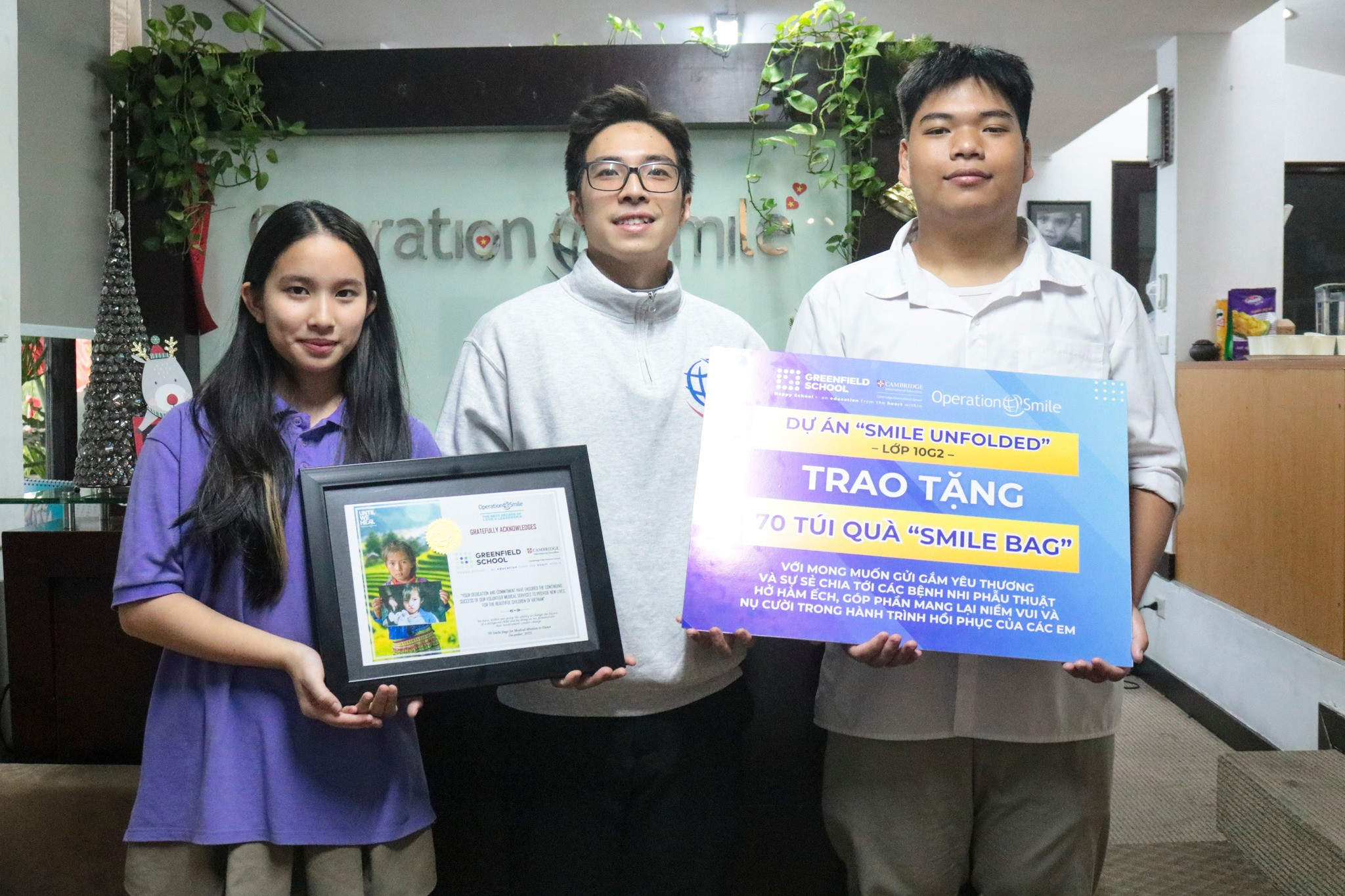 Học sinh lớp 10G2 chung tay trao gửi nụ cười mới cho trẻ em Việt Nam cùng Operation Smile