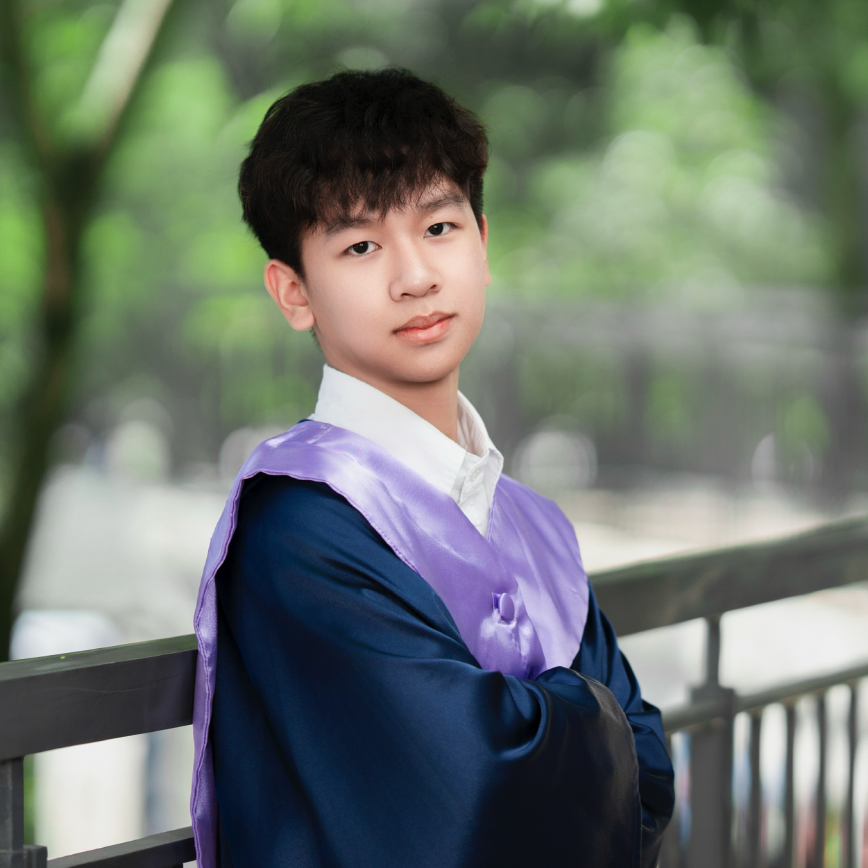 Giành học bổng hơn 50 tỉ, Nguyễn Quang Vinh dệt ước mơ từ những sợi vải đời thường