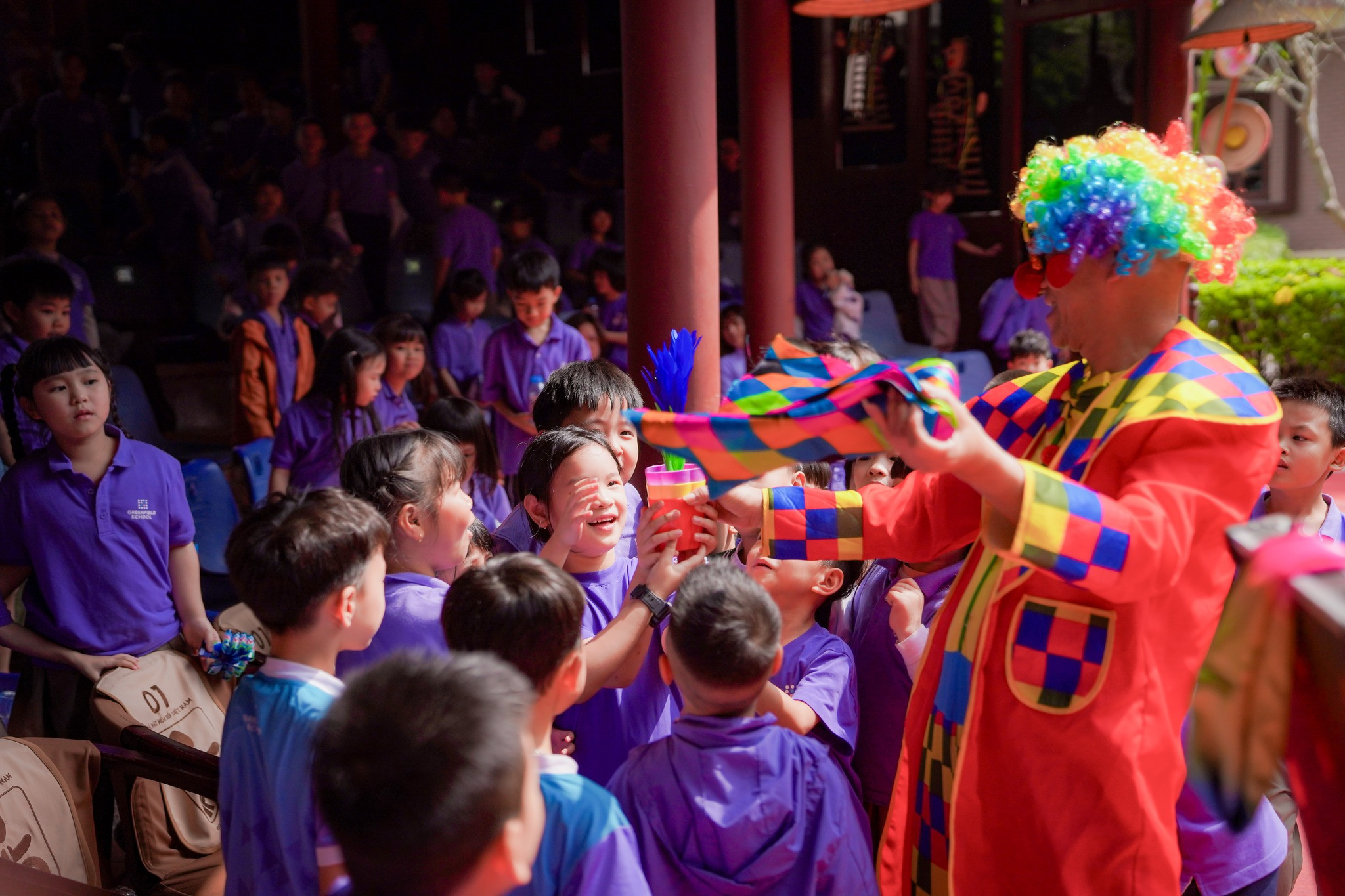 Học sinh Khối 1 khám phá sắc màu văn hóa dân tộc qua thế giới múa rối nước diệu kỳ