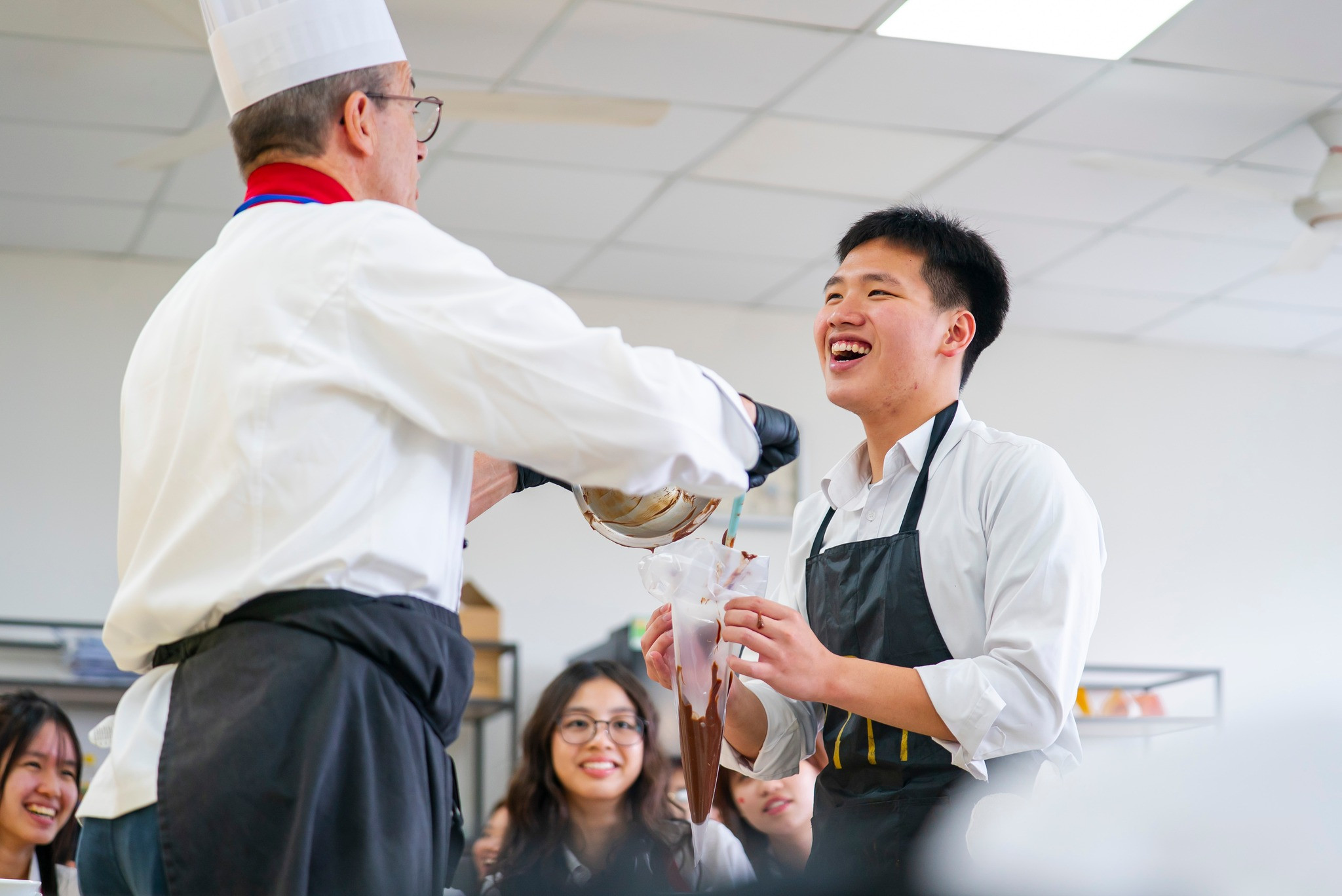 Học sinh THPT "giải mã" ngành Hospitality cùng các Chuyên gia Quốc tế