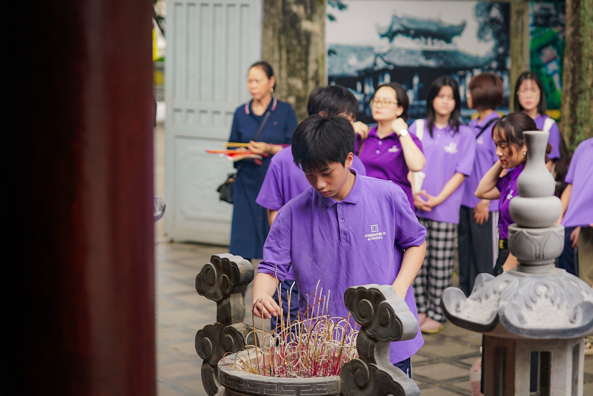 Grade 8 students visited Đền Đô to rediscover the legacy of the Lý Dynasty.