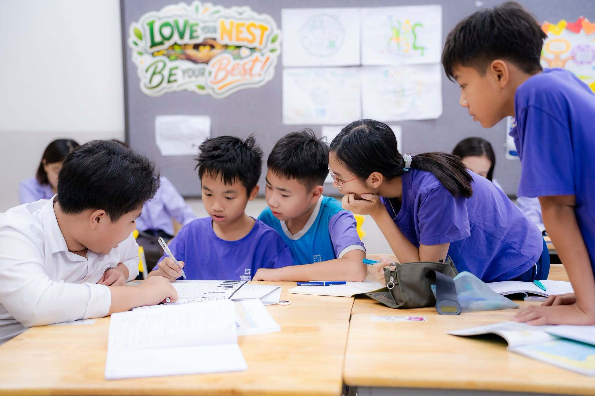 Học sinh Khối 8 khám phá biển Đông: Học Lịch sử, Địa lý theo một cách khác