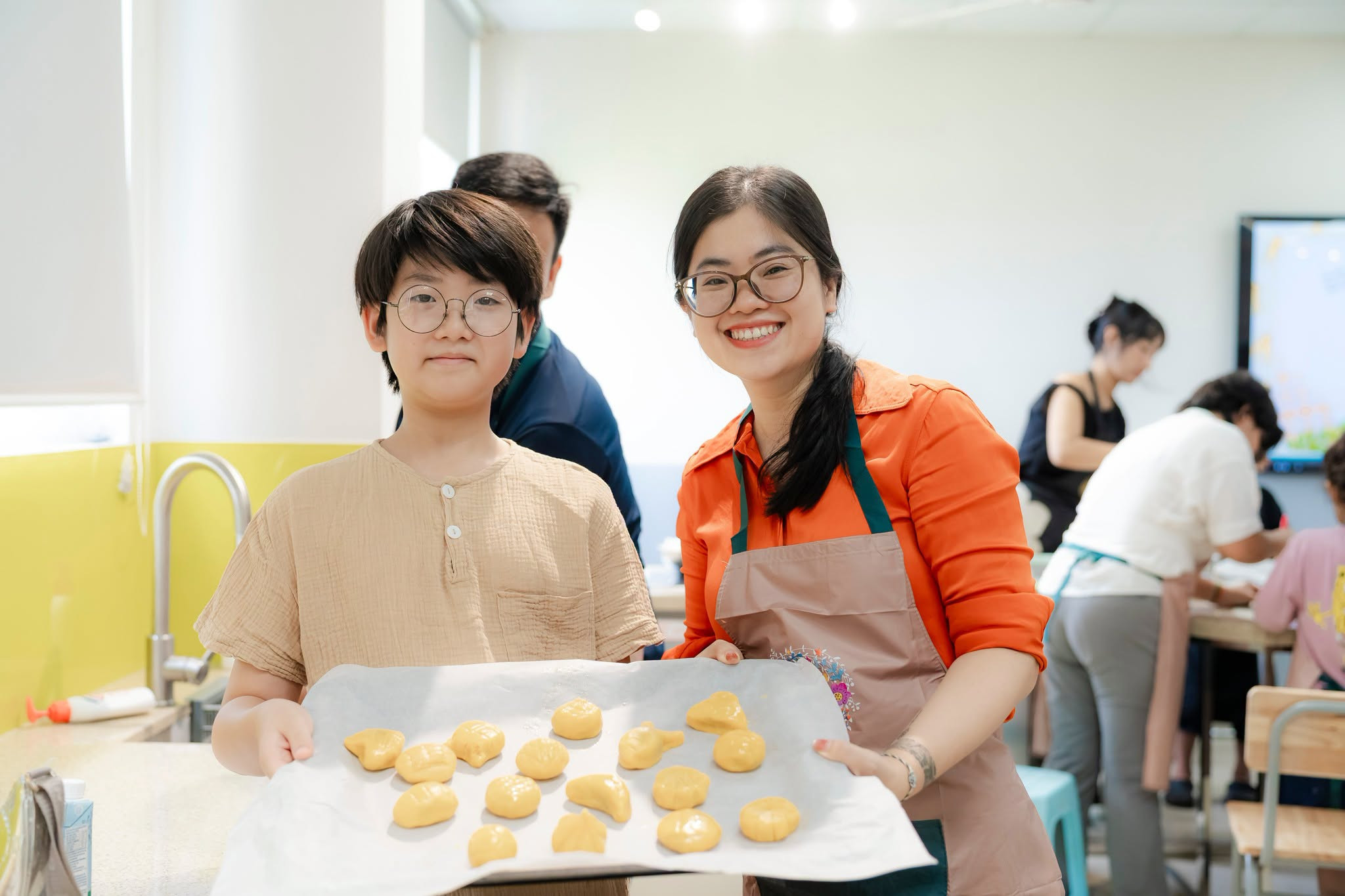 Bond & Build 01: Bếp thơm mùi bánh, ấm tình yêu thương