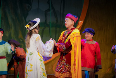 Grade 10 students explore the essence of traditional theatrical arts