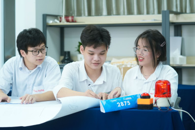 Mathgo Finance Finals: 11th Graders apply mathematical knowledge to solve business problems