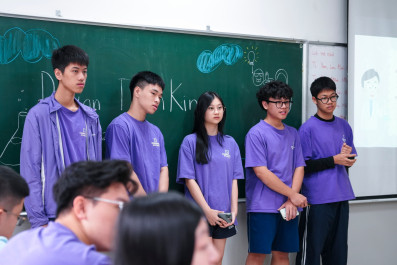 Applying design thinking, Grade 11 students propose ideas to improve the school environment.