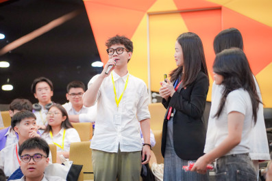 Grade 12 students “transform” into university students to explore the learning environment at the British University Vietnam (BUV).