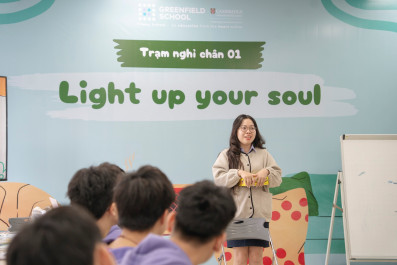 Students learn how to nurture and care for their emotions through the psychology workshop “Light Up Your Soul.”