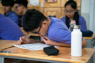 Stepping into the role of reporters, Grade 11G1 & 11G2 students search for answers to their journey of choosing a university major and institution.